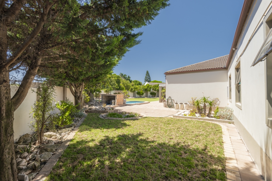 4 Bedroom Property for Sale in Country Club Western Cape